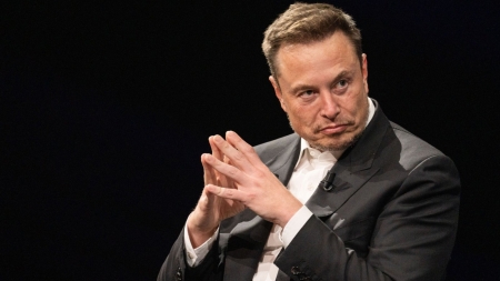 Илон Мъск обмисля обединяване на SpaceX и Tesla