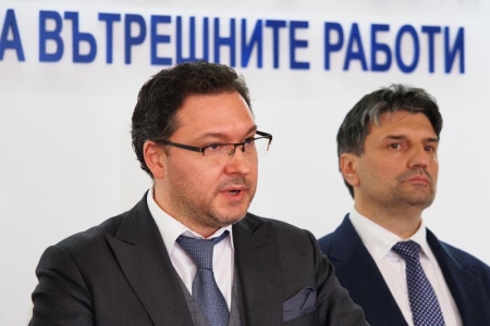 Даниел Митов: Кирил Петков призова протестиращите да тръгнат към централите на ДПС и ГЕРБ
