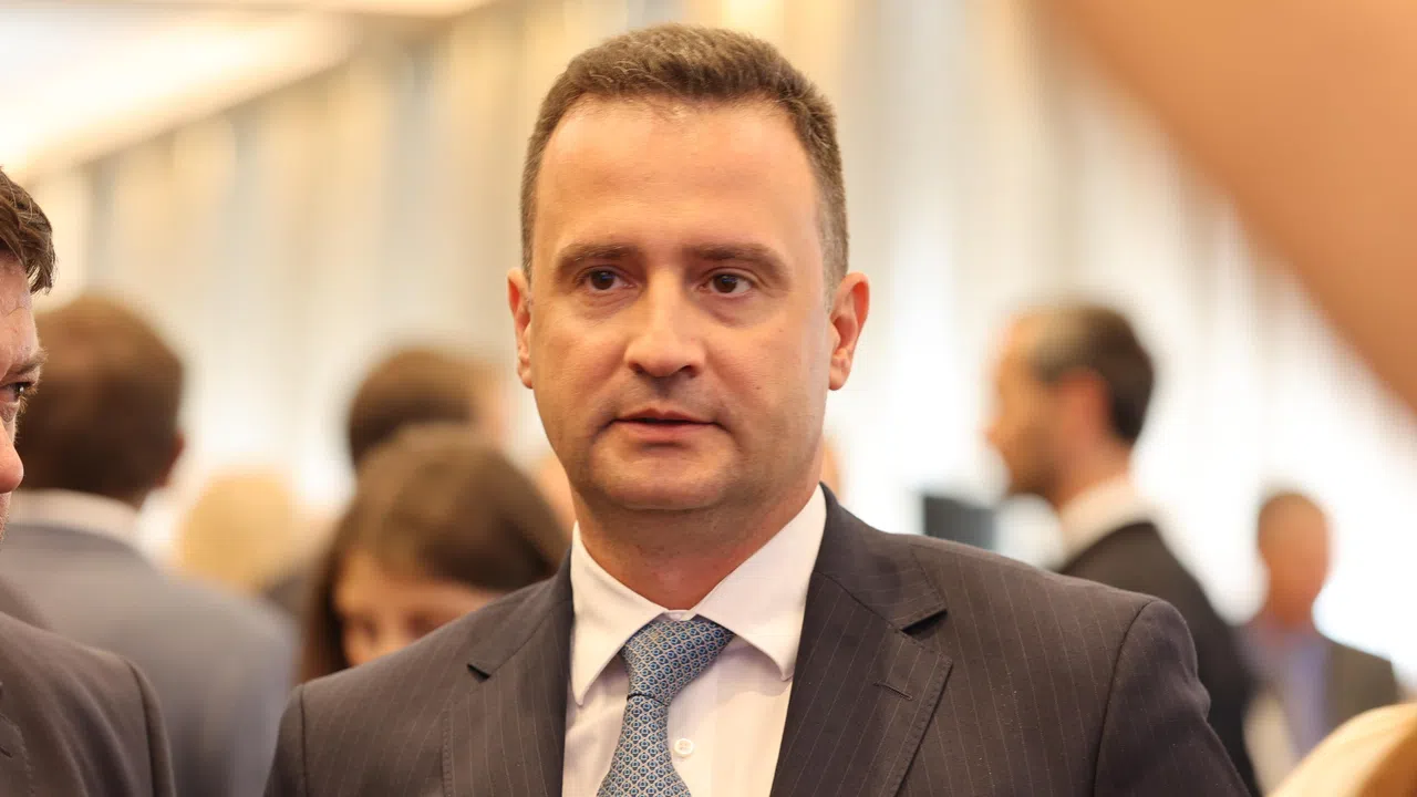 ПП иска Жечо Станков да спре купуването на "ливада за 100 млн. евро"