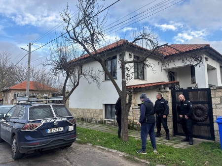 Жандармерия влезе в дома на Ивелин Михайлов