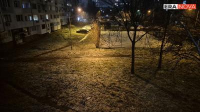 Бургас се събуди побелял