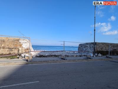Вече събарят старата стена на вълнолома в Бургас (СНИМКИ)