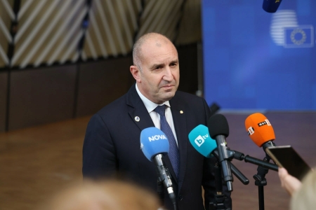 Румен Радев:  Вие видяхте ли подписа на министър Велислава Петрова?