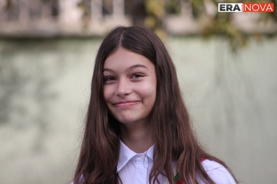 Първокласниците бяха звездите на първия учебен ден в ОУ „Братя Миладинови“ в Бургас