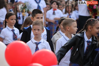 Първокласниците бяха звездите на първия учебен ден в ОУ „Братя Миладинови“ в Бургас