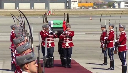 Тленните останки на цар Самуил ще се положат в църквата "Света София"