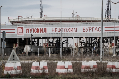 Сделка за над 20 милиарда долара засяга и "Лукойл Нефтохим Бургас"