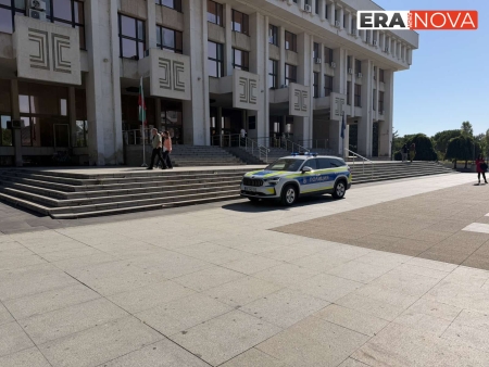 Сигнал за бомба евакуира съда в Бургас