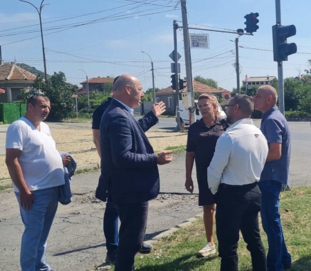 Започна дългоочакваният основен ремонт на пътя Гюльовца-Каблешково-Сарафово