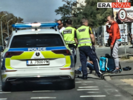 Моторист помете доставчик на храна в Бургас