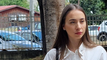 Ива Михайлова се прибра в България и ще се лекува в „Пирогов“