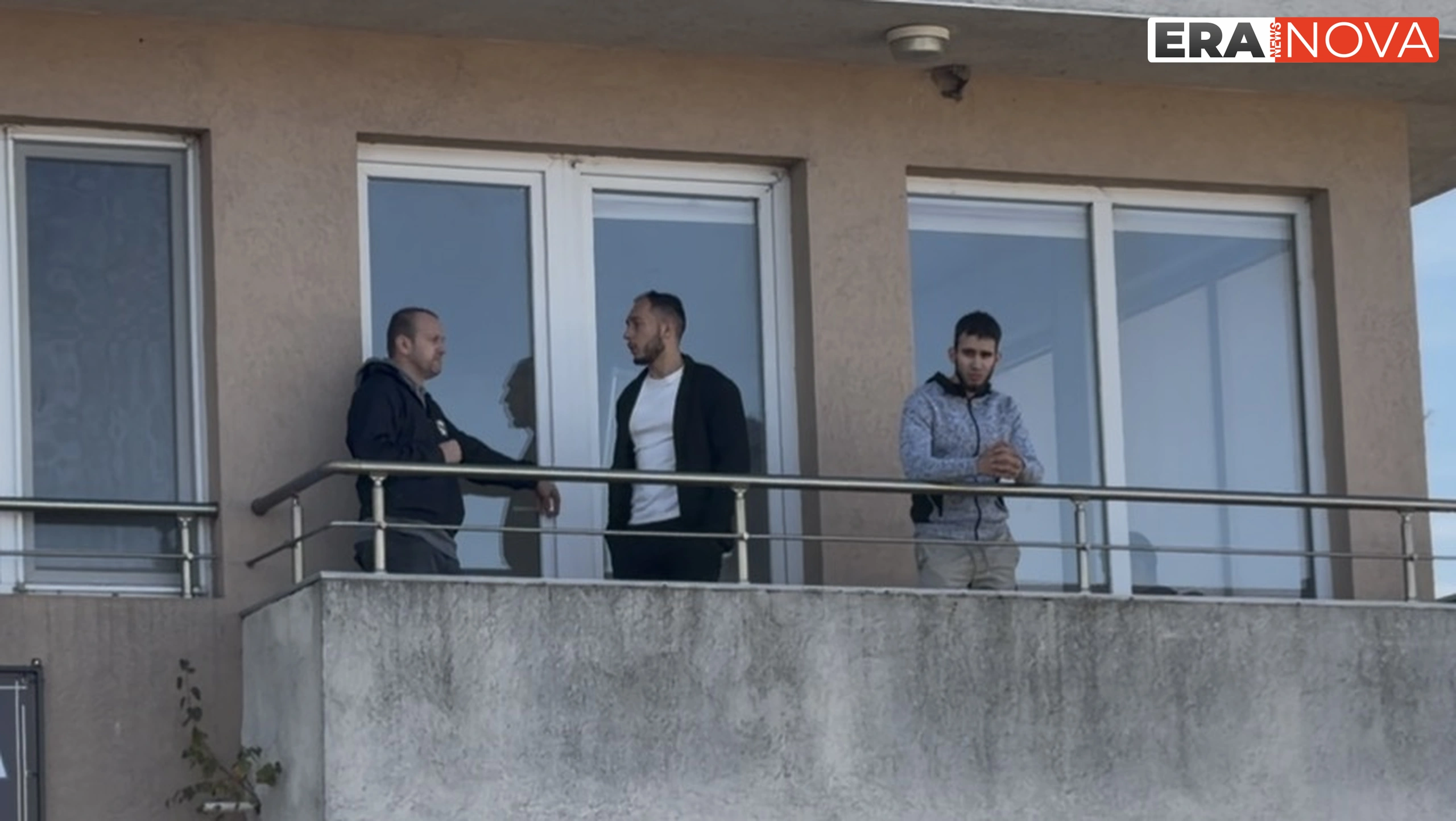 ГДБОП нахлу със стълби през балкона в счетоводна къща в Бургас