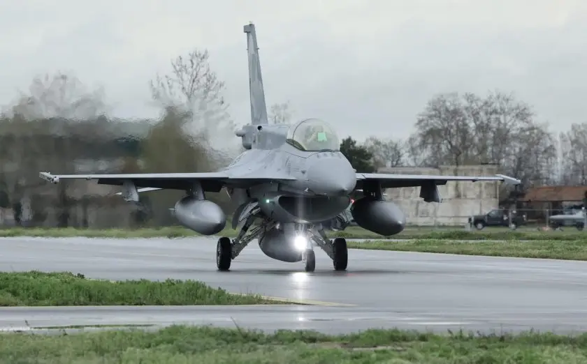 Вдигат F-16, МиГ-29 и Су-25 за извънредно патрулиране над Черно море