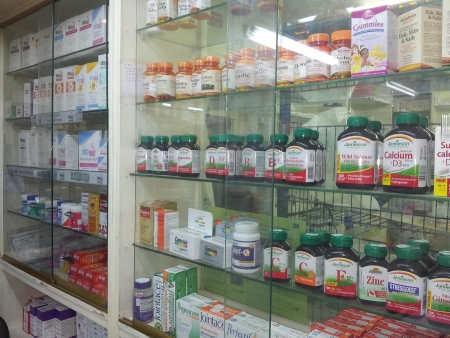 Погват съмнителни практики при продажбата на хранителни добавки, билки и гъби