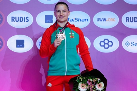 Биляна Дудова ще се бори за бронзов медал на световното първенство по борба в Астана