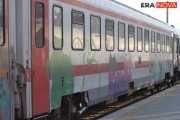Мъж е с опасност за живота след падане от влак на гарата в Чирпан