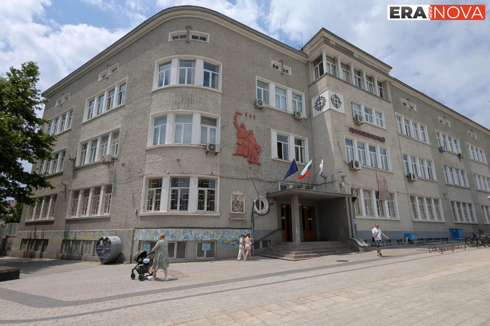 Учениците в страната с различен график в понеделник
