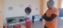 Обучиха ученици от СУ „Йордан Йовков“ в Бургас да работят с модерен дефибрилатор